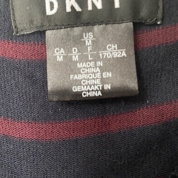 DKNY V neck top - Picture 3 of 6